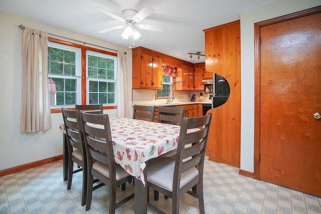 217 Bolton Street Springfield, MA 01119 - Photo 10 of 38