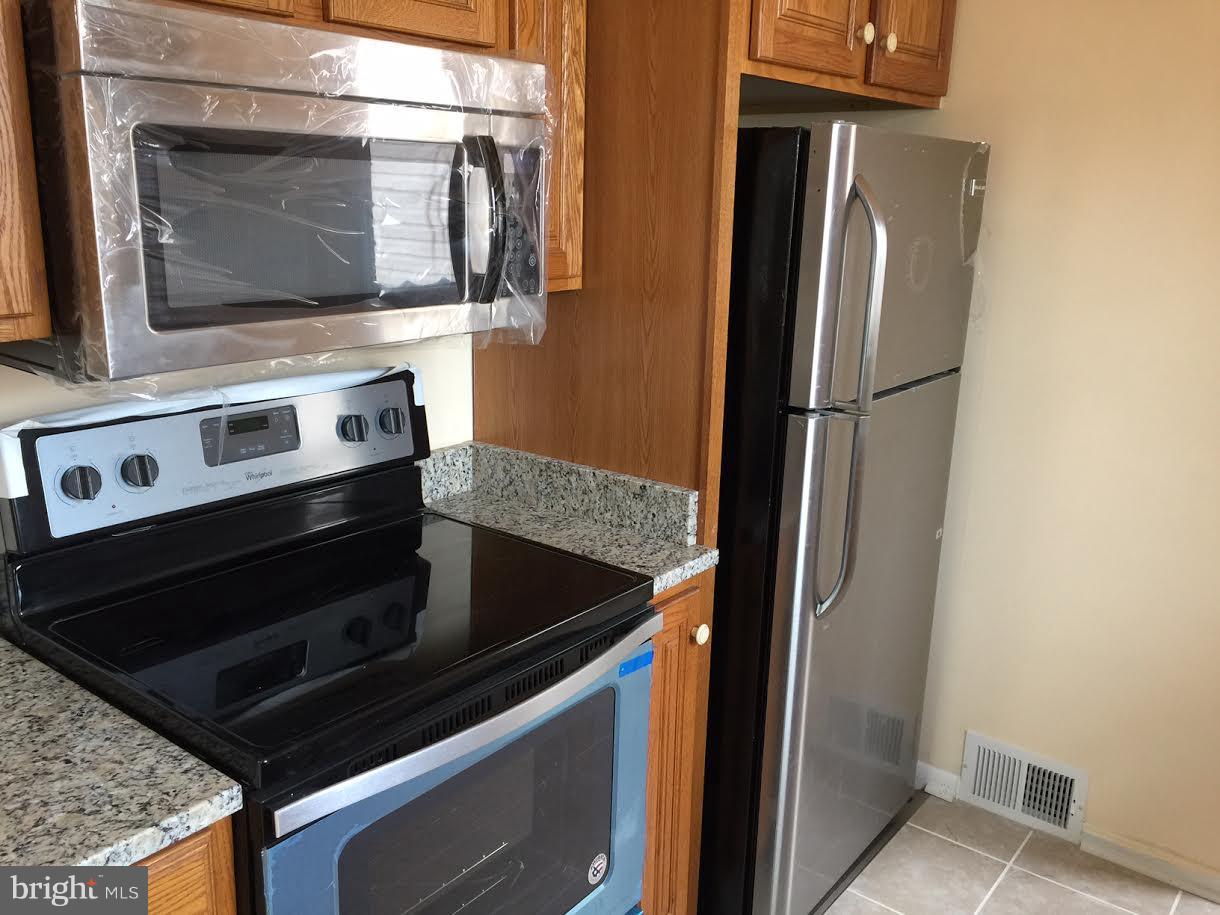 8111 Edgewater Road Clearwater Beach, MD 21226 - Photo 13 of 17 Kitchen