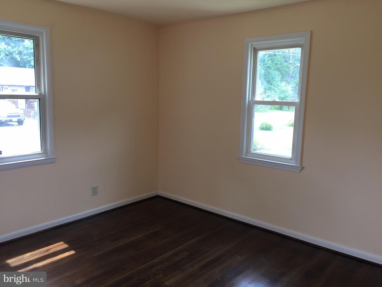 8111 Edgewater Road Clearwater Beach, MD 21226 - Photo 3 of 17 Bedroom
