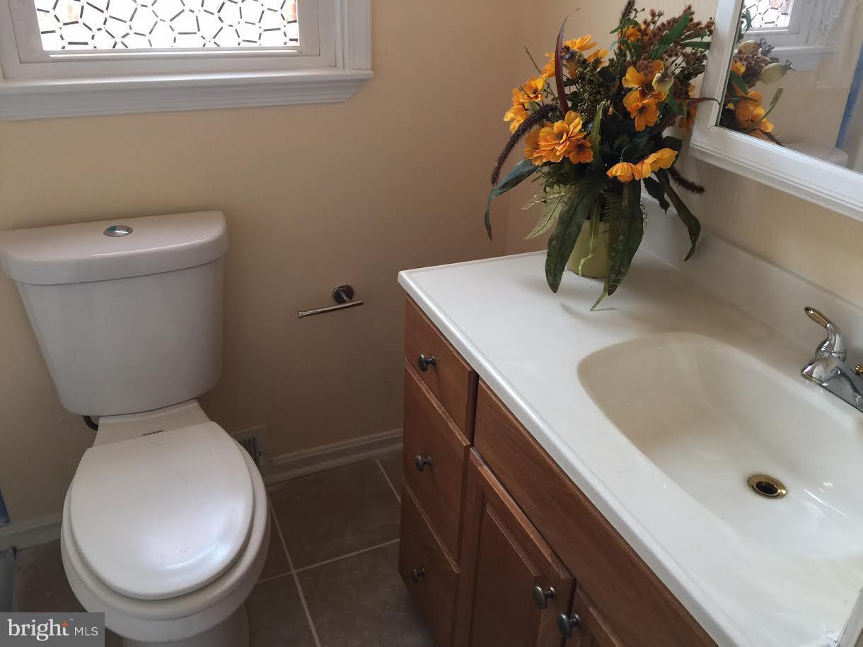 8111 Edgewater Road Clearwater Beach, MD 21226 - Photo 7 of 17 Bath