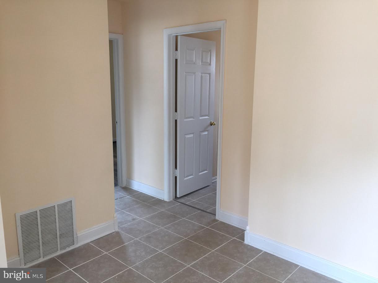 8111 Edgewater Road Clearwater Beach, MD 21226 - Photo 9 of 17 Interior (General)