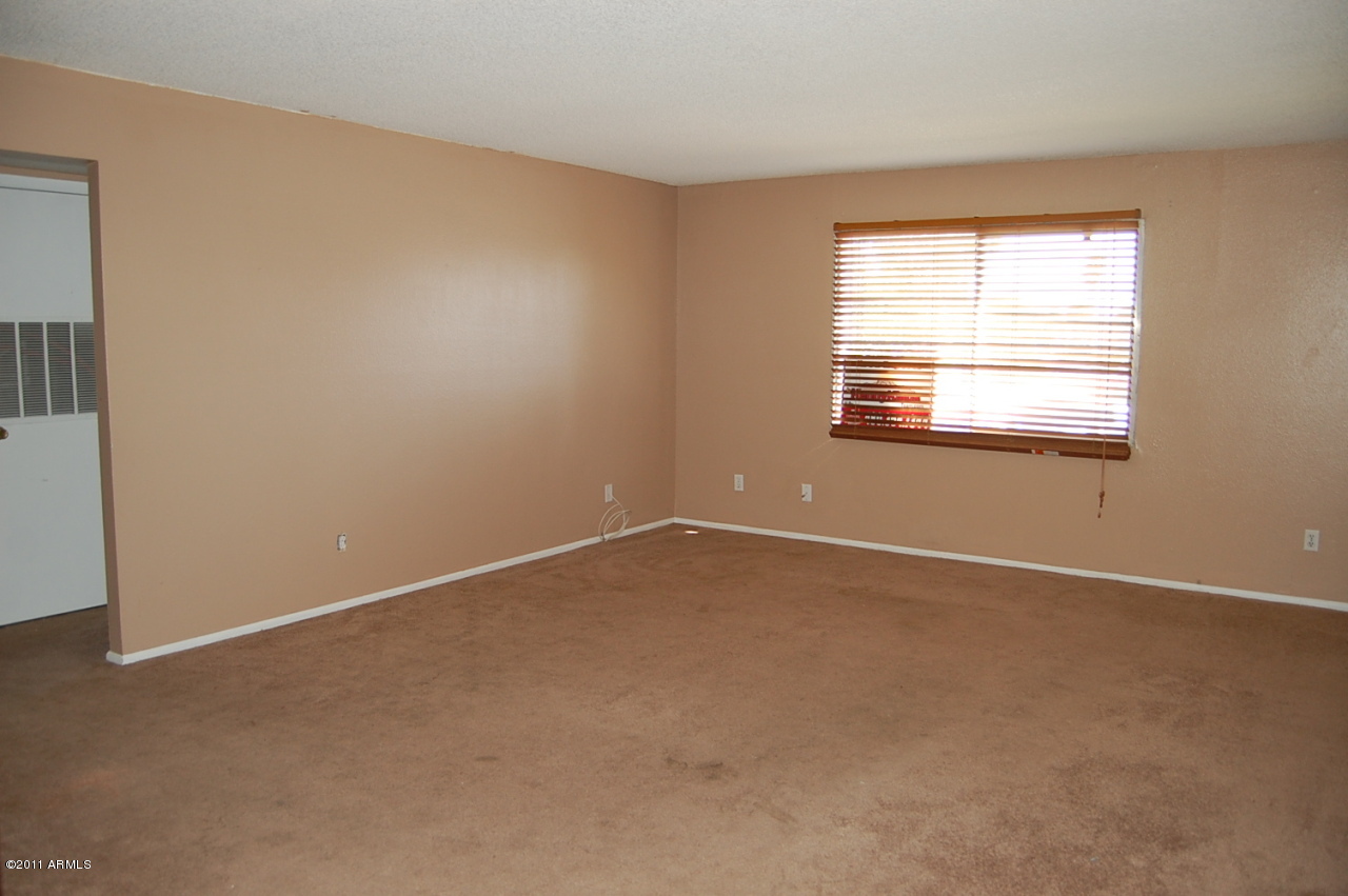 4201 East Camelback Road, Unit 60 Phoenix, AZ 85018 - Photo 3 of 9 Great Room 1