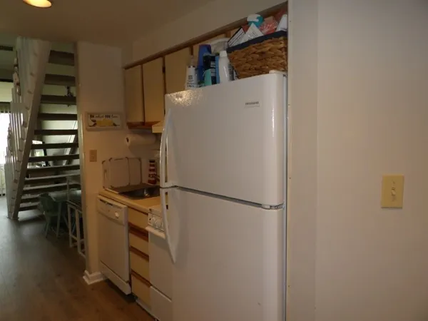 $1,250 | 1100 Possum Trot Road, Unit H356, North Myrtle Beach, SC 29582