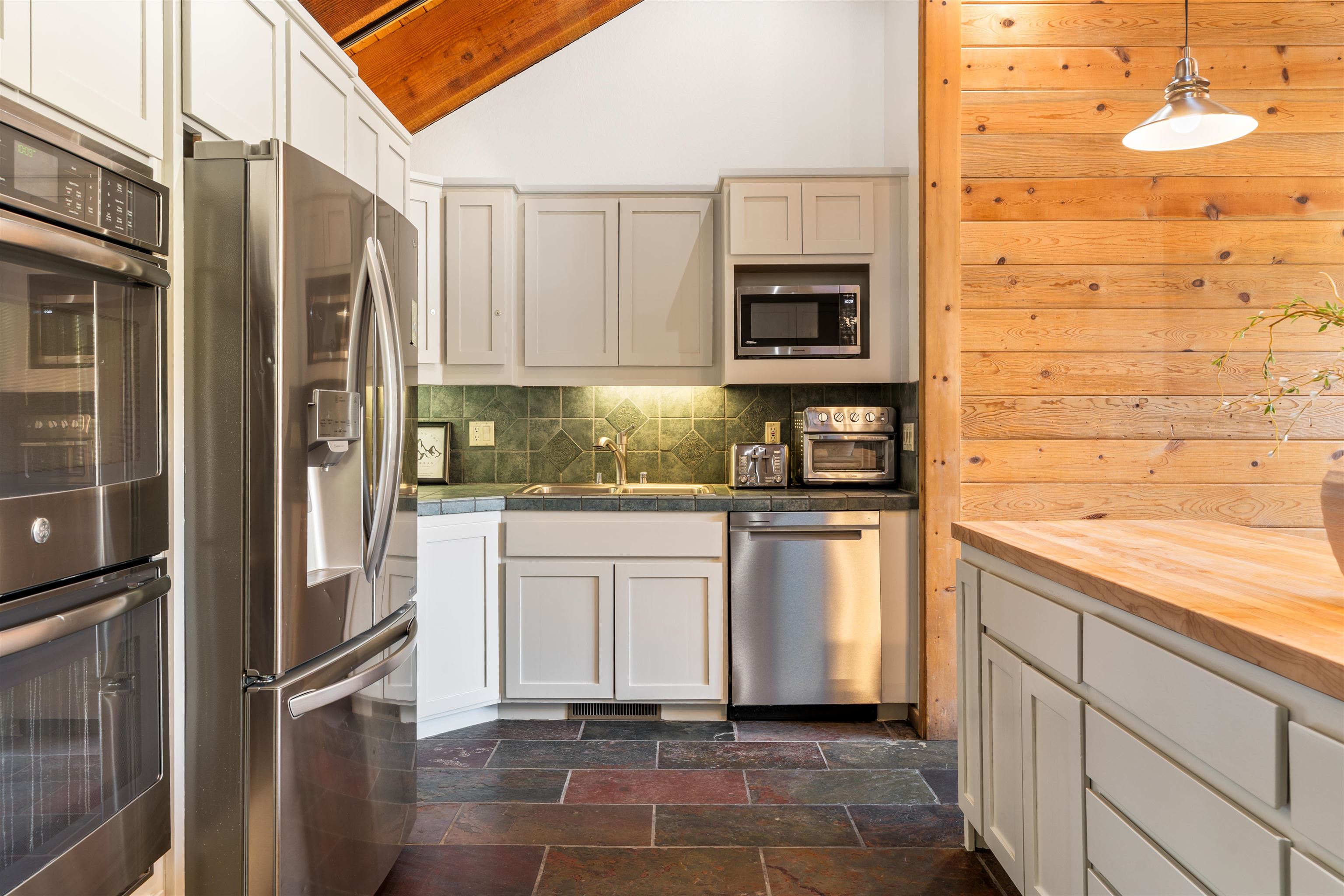 519 Wolf Tree Truckee, CA 96161 - Photo 9 of 22