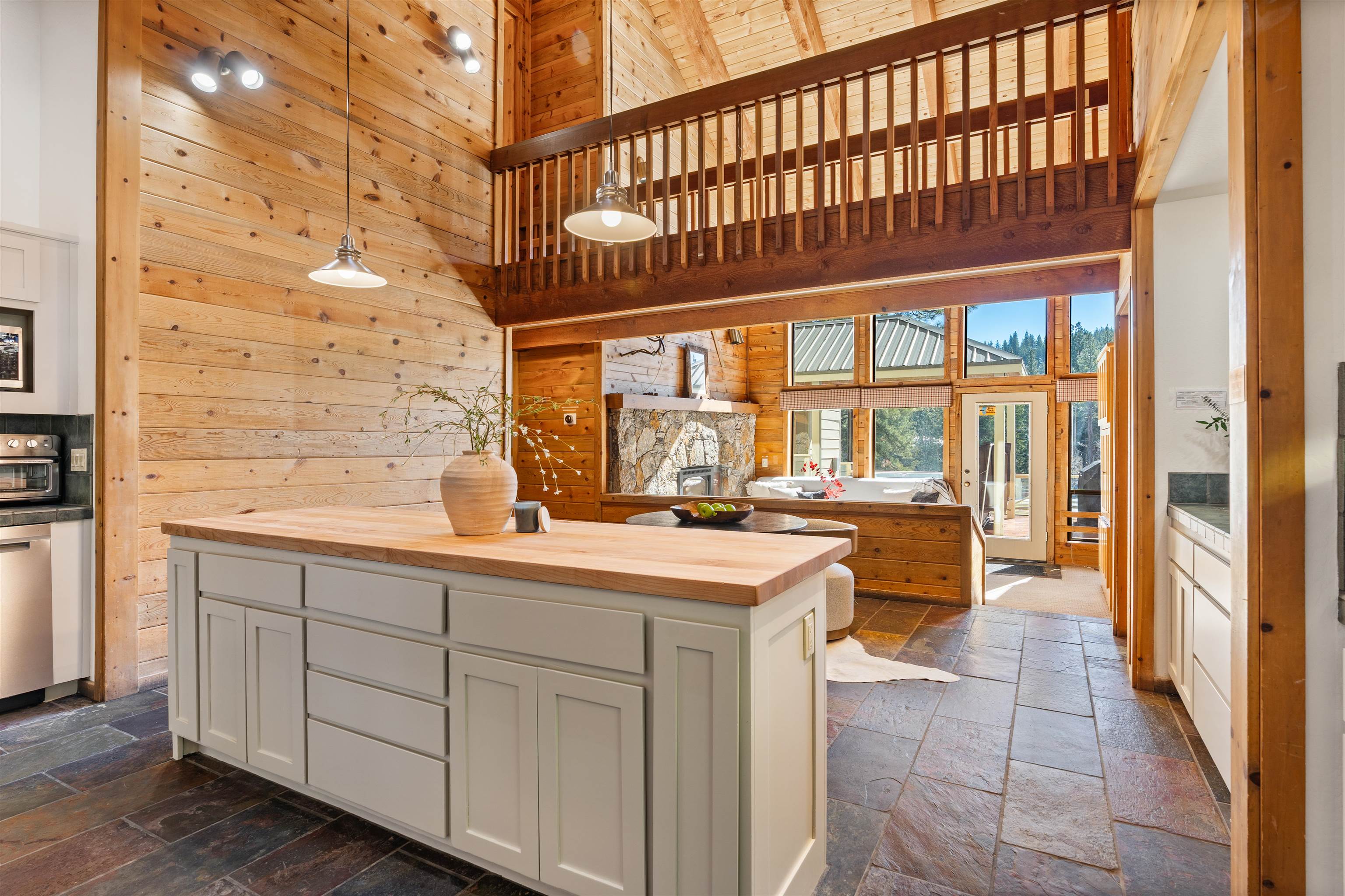 519 Wolf Tree Truckee, CA 96161 - Photo 10 of 22