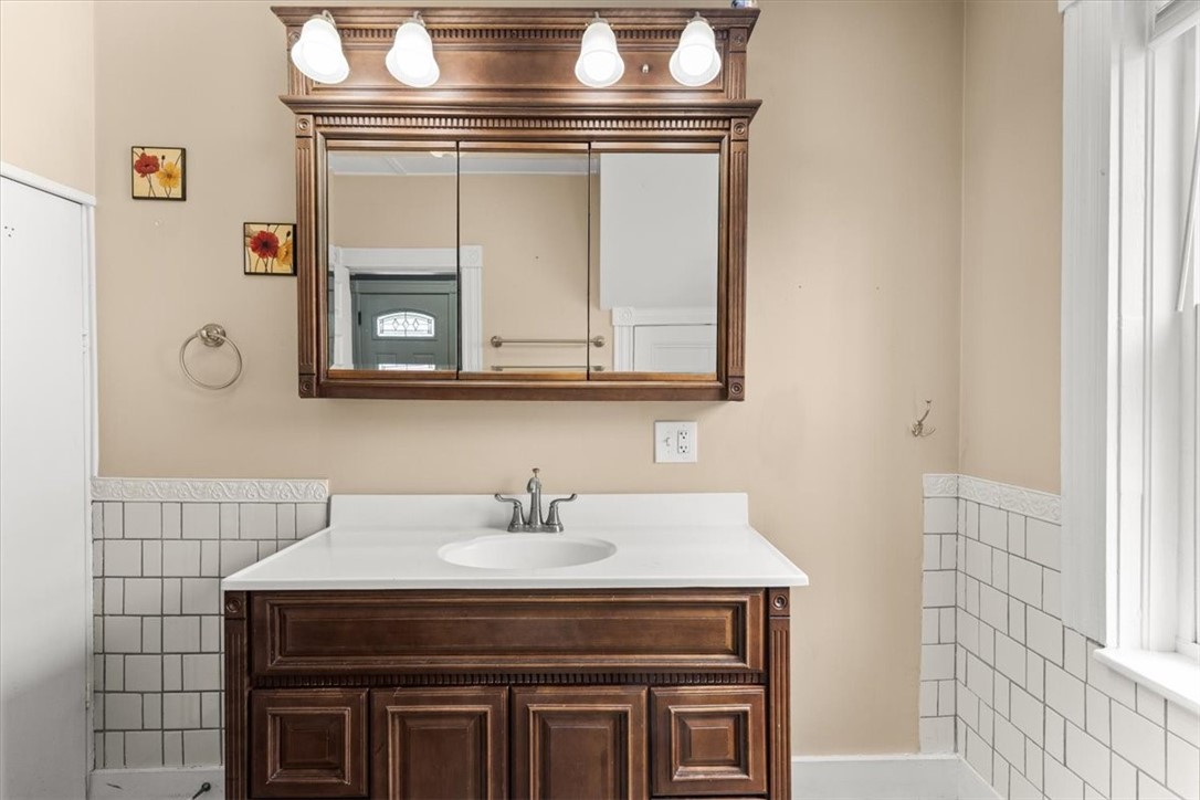 3539 West Shore Road Warwick, RI 02886 - Photo 17 of 31