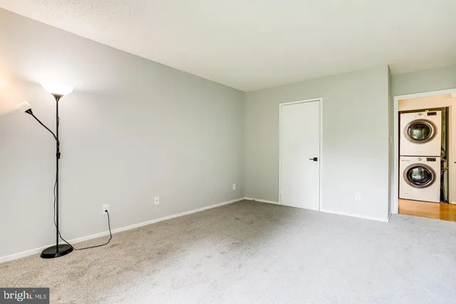 $258,000 | 2300 Pimmit Drive, Unit 102, Falls Church, VA 22043