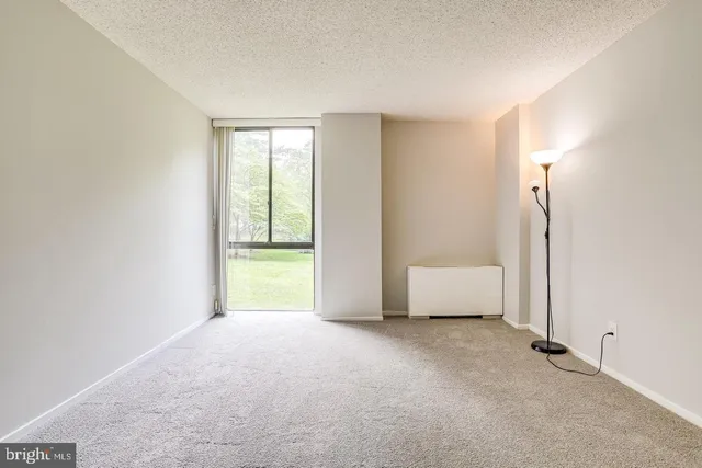 $258,000 | 2300 Pimmit Drive, Unit 102, Falls Church, VA 22043