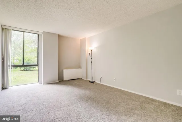 $258,000 | 2300 Pimmit Drive, Unit 102, Falls Church, VA 22043