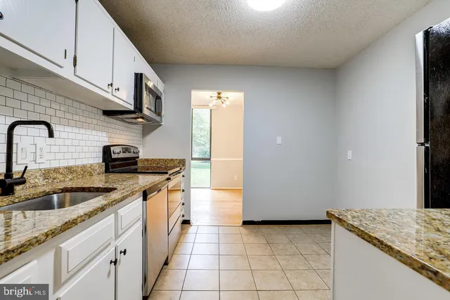 $258,000 | 2300 Pimmit Drive, Unit 102, Falls Church, VA 22043