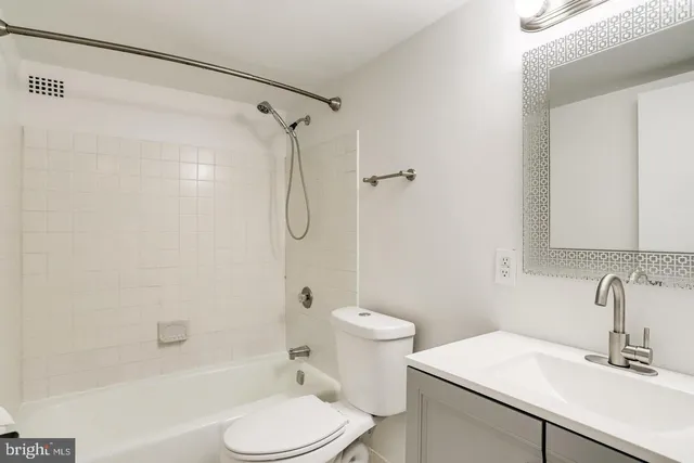 $258,000 | 2300 Pimmit Drive, Unit 102, Falls Church, VA 22043