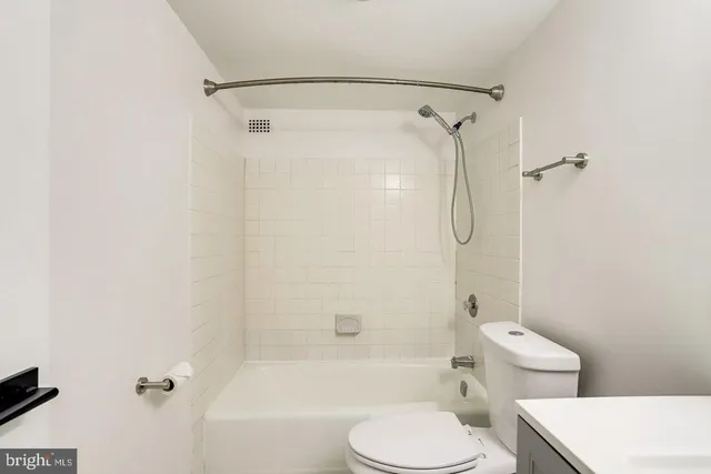 $258,000 | 2300 Pimmit Drive, Unit 102, Falls Church, VA 22043