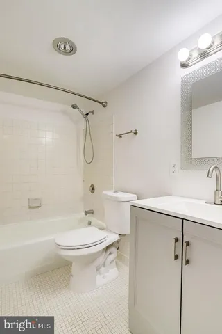 $258,000 | 2300 Pimmit Drive, Unit 102, Falls Church, VA 22043