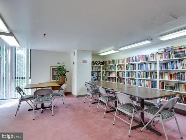 $258,000 | 2300 Pimmit Drive, Unit 102, Falls Church, VA 22043