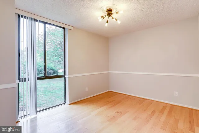 $258,000 | 2300 Pimmit Drive, Unit 102, Falls Church, VA 22043