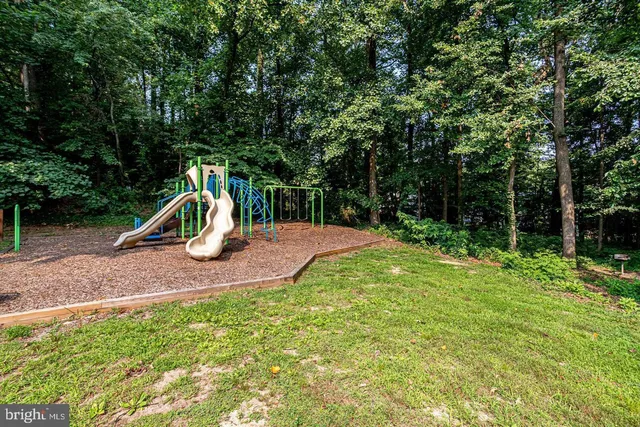 $258,000 | 2300 Pimmit Drive, Unit 102, Falls Church, VA 22043