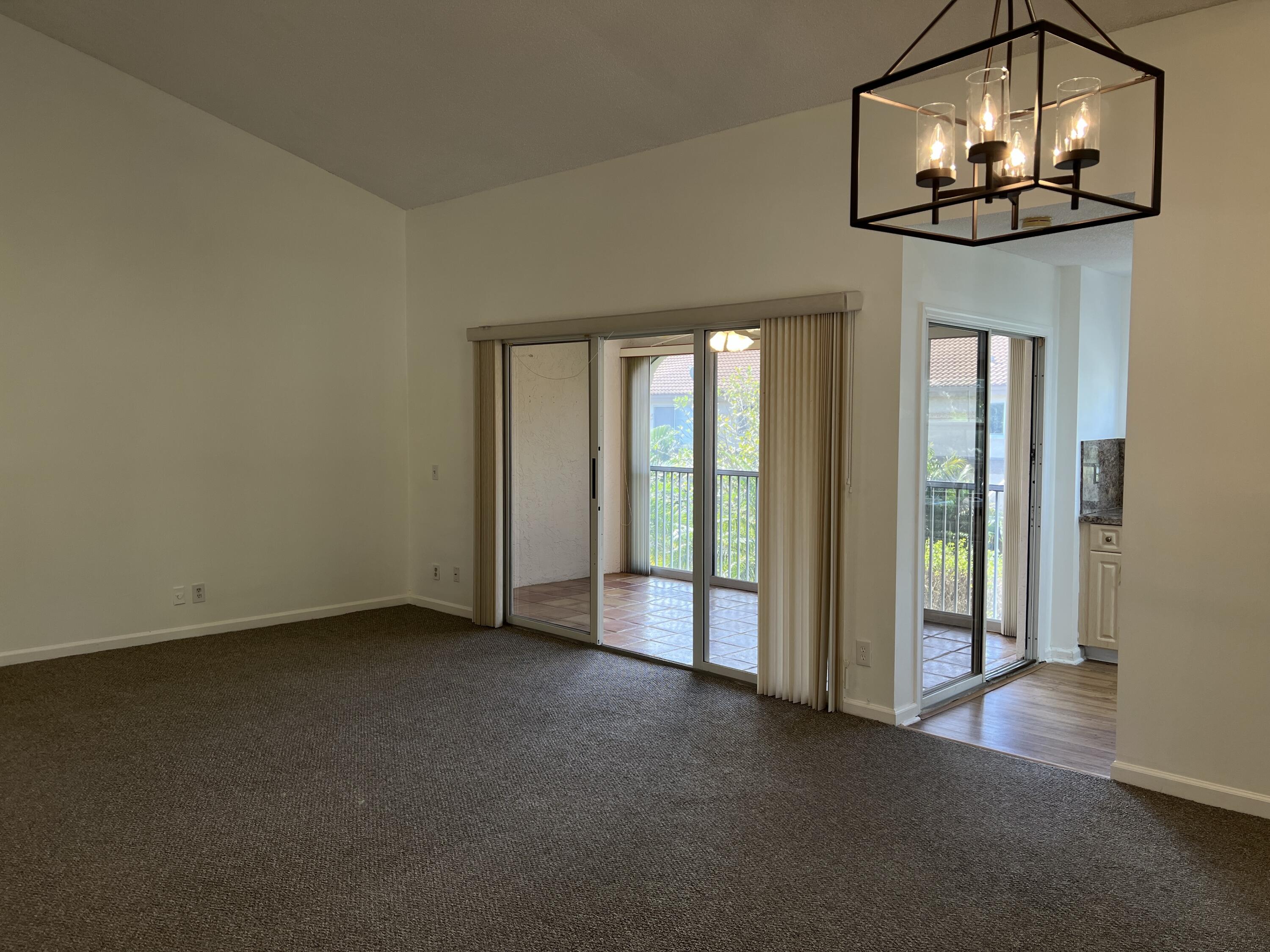 6622 Via Regina Boca Raton, FL 33433 - Photo 11 of 29 Living Room