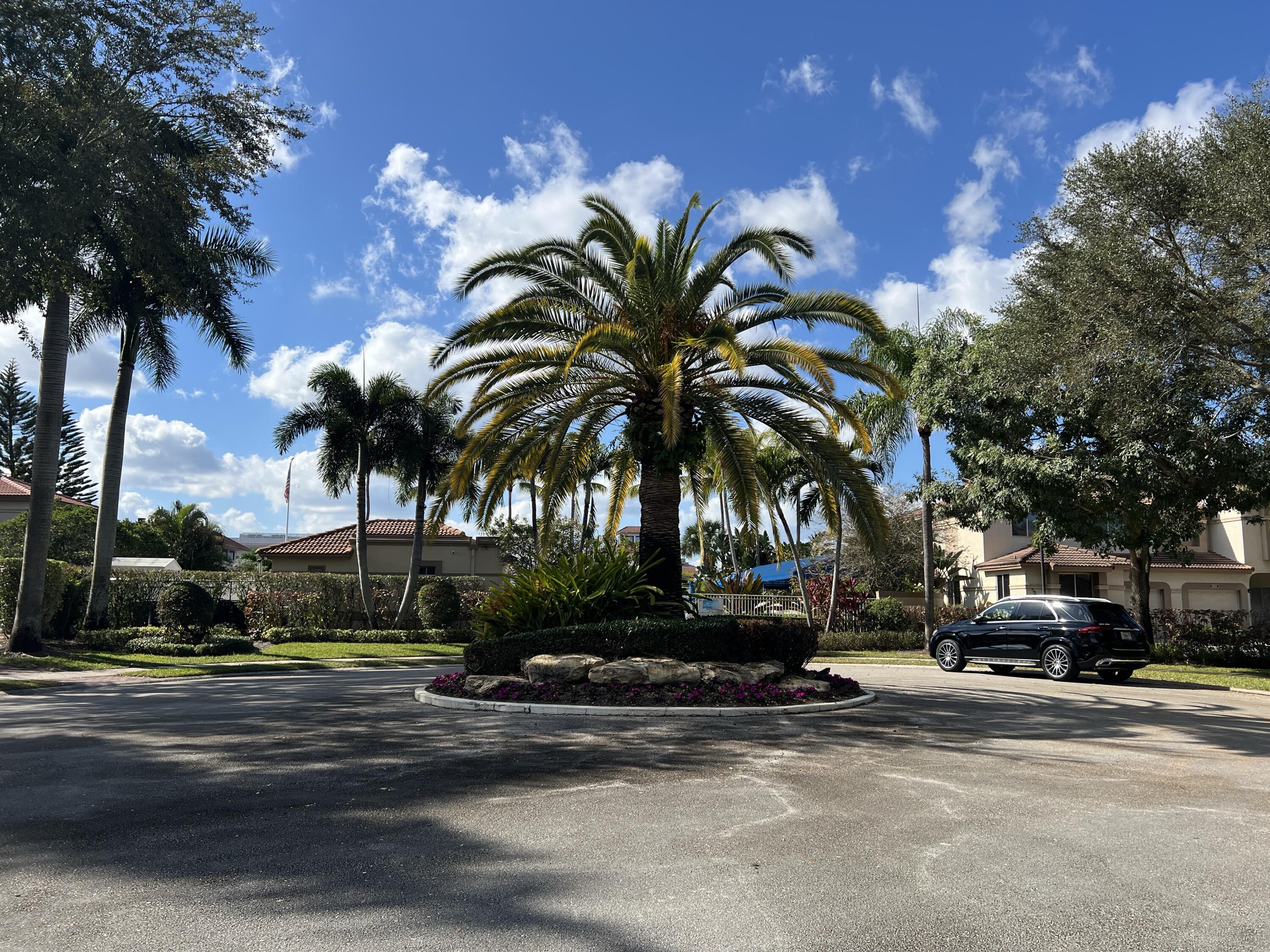 6622 Via Regina Boca Raton, FL 33433 - Photo 25 of 29 Pool Area Entrance
