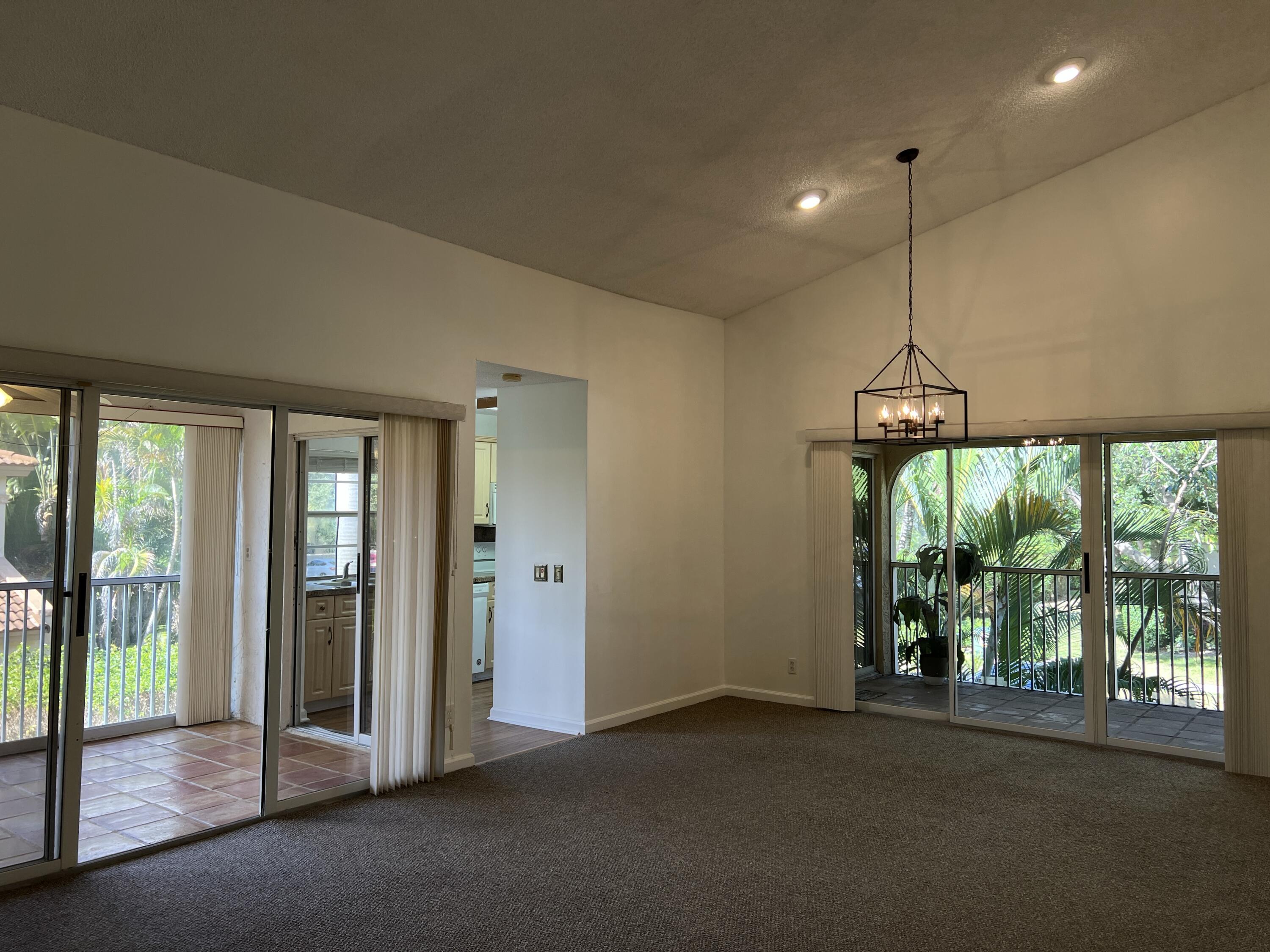 6622 Via Regina Boca Raton, FL 33433 - Photo 9 of 29 Living Room