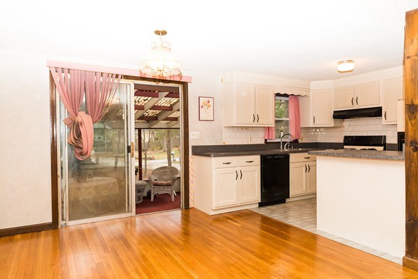 414 Groton Road Westford, MA 01886 - Photo 3 of 14 Gallery Image 3