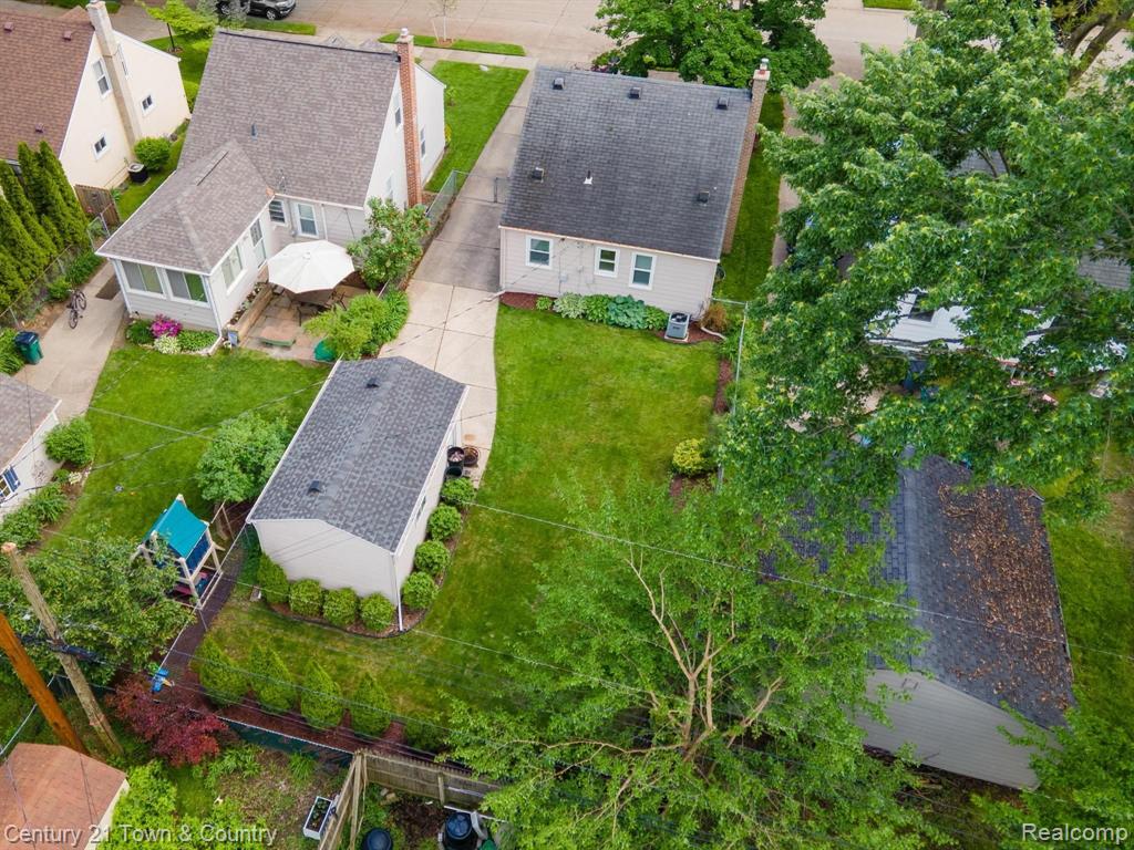 2222 Dorothea Road Berkley, MI 48072 - Photo 31 of 32