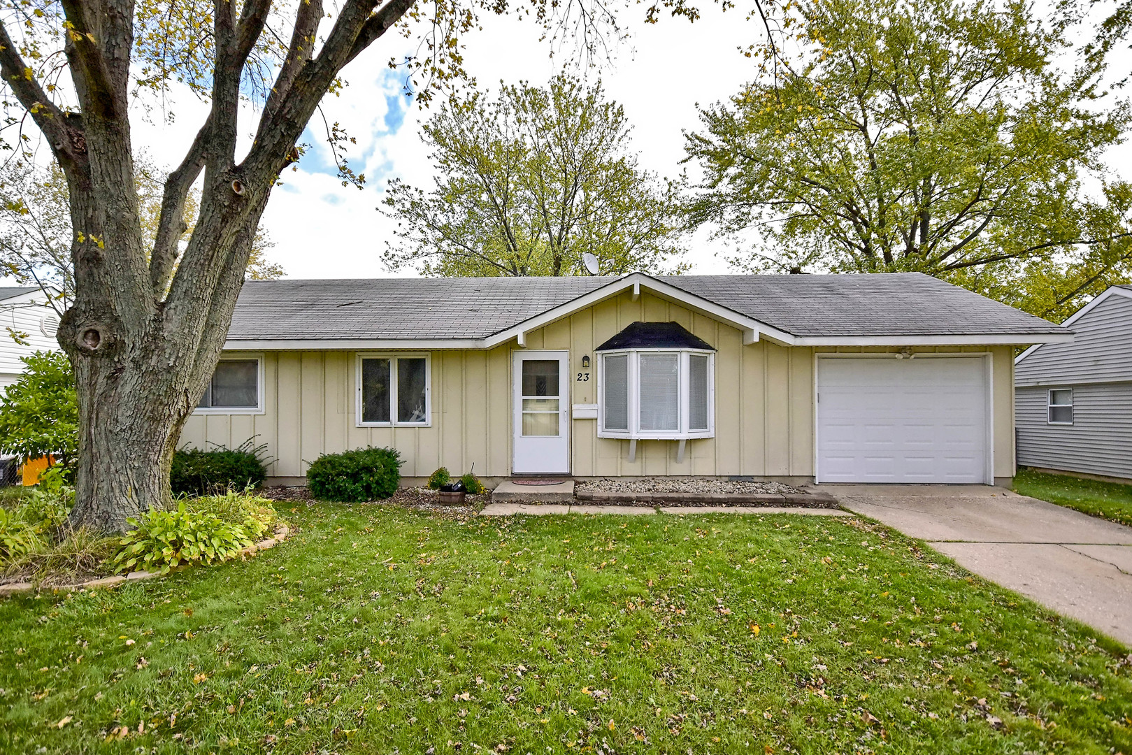 23 South Oltendorf Road Streamwood, IL 60107 - Photo 1 of 2