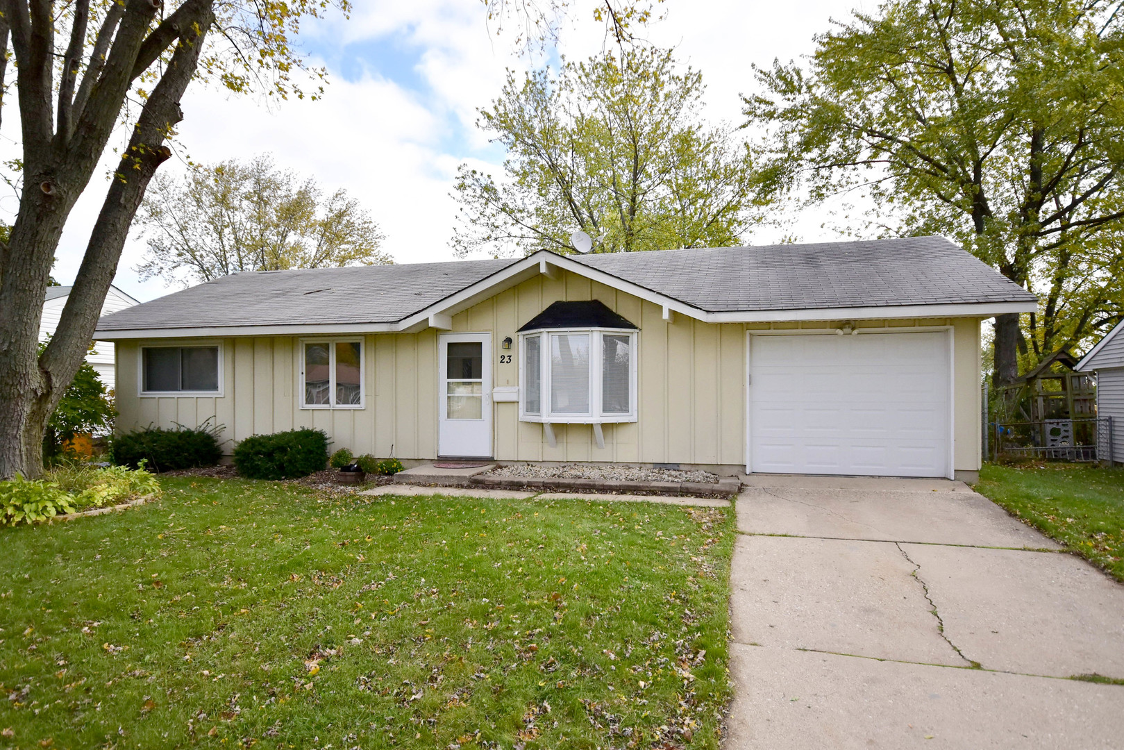 23 South Oltendorf Road Streamwood, IL 60107 - Photo 2 of 2