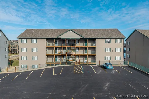 $329,000 | 172 Cedar Glen Drive, Unit 4B, Camdenton, MO 65020