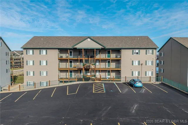 $329,000 | 172 Cedar Glen Drive, Unit 4B, Camdenton, MO 65020