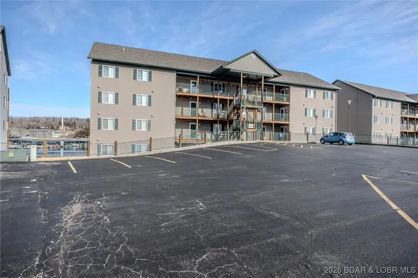 $324,900 | 172 Cedar Glen Drive, Unit 4B, Camdenton, MO 65020