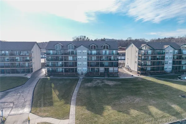 $329,000 | 172 Cedar Glen Drive, Unit 4B, Camdenton, MO 65020
