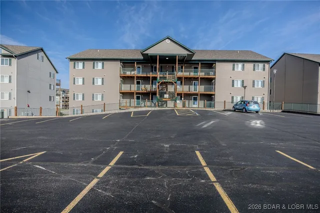 $329,000 | 172 Cedar Glen Drive, Unit 4B, Camdenton, MO 65020