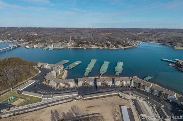 $324,900 | 172 Cedar Glen Drive, Unit 4B, Camdenton, MO 65020