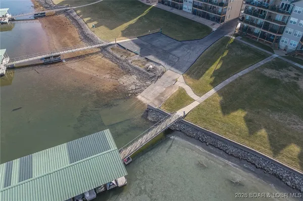 $329,000 | 172 Cedar Glen Drive, Unit 4B, Camdenton, MO 65020