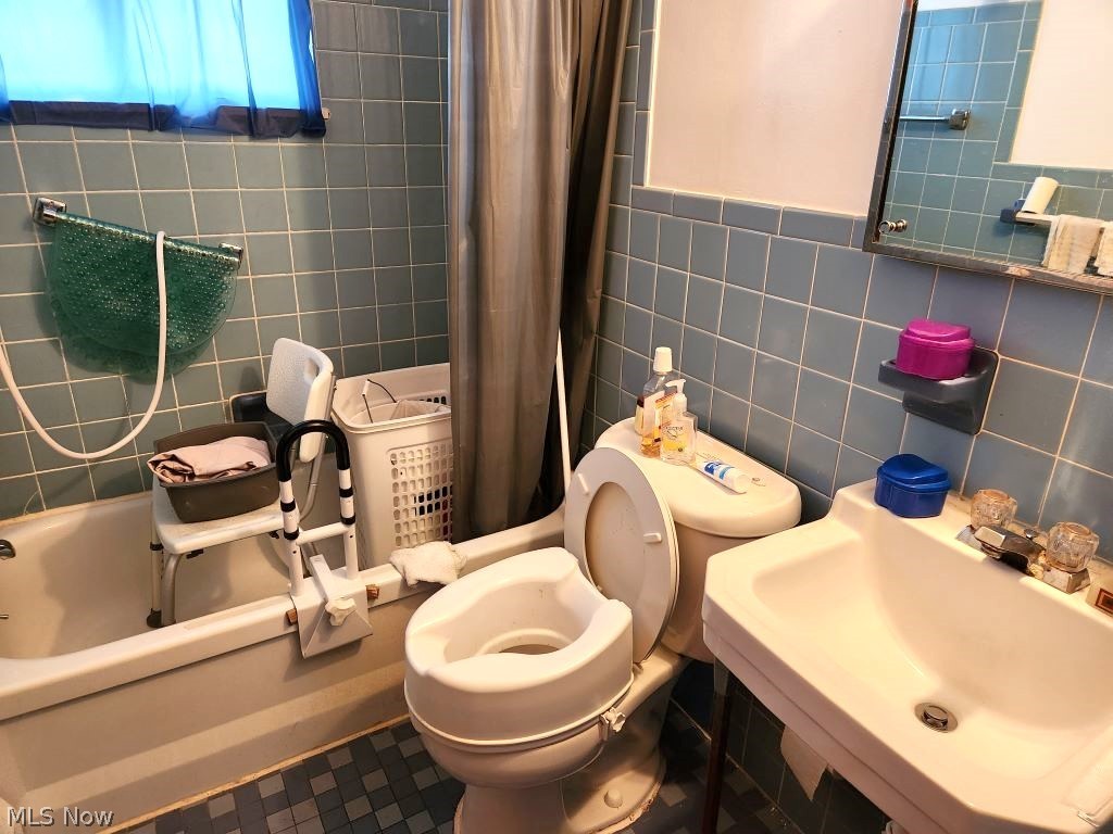 409 Center Road Bedford, OH 44146 - Photo 19 of 33 Gallery Image 19