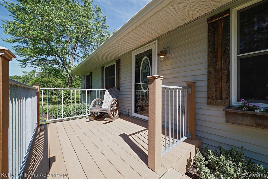 944 Chase Lake Road Howell, MI 48855 - Photo 10 of 36