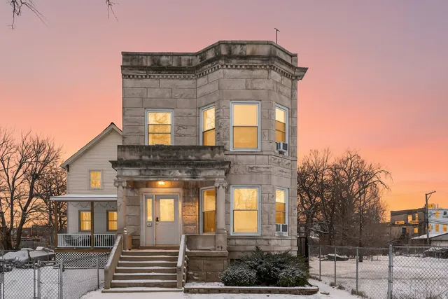 $369,000 | 7027 South Harper Avenue, Chicago, IL 60637