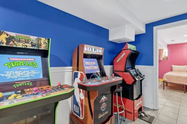 $369,000 | 7027 South Harper Avenue, Chicago, IL 60637