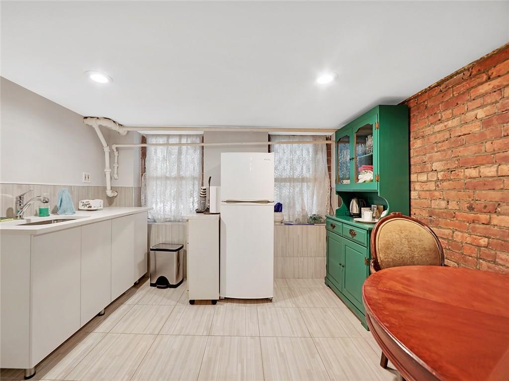 57 St Marks Place Brooklyn, NY 11217 - Photo 19 of 33