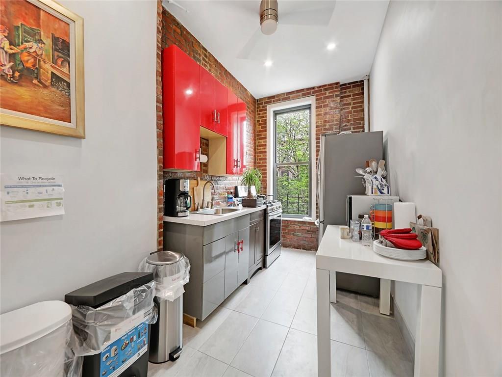 57 St Marks Place Brooklyn, NY 11217 - Photo 10 of 33