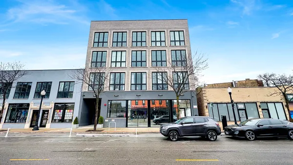 $875,000 | 5015 North Clark Street, Unit 304, Chicago, IL 60640
