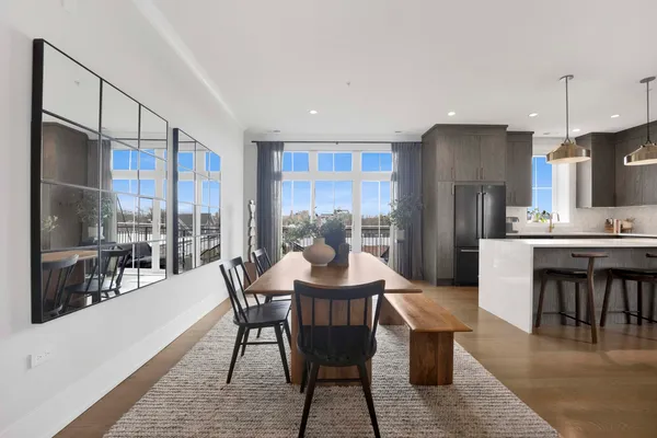 $875,000 | 5015 North Clark Street, Unit 304, Chicago, IL 60640