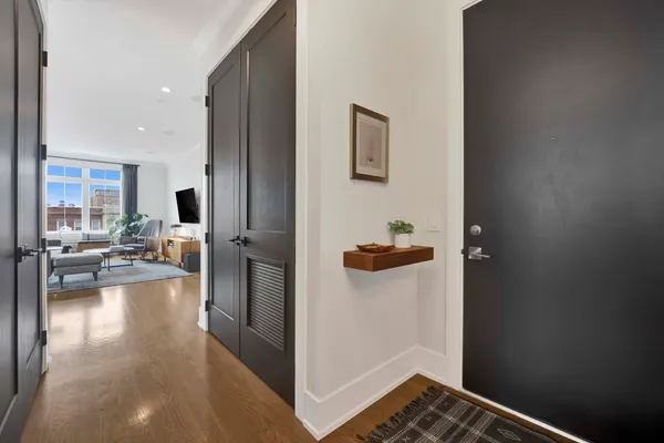 $875,000 | 5015 North Clark Street, Unit 304, Chicago, IL 60640