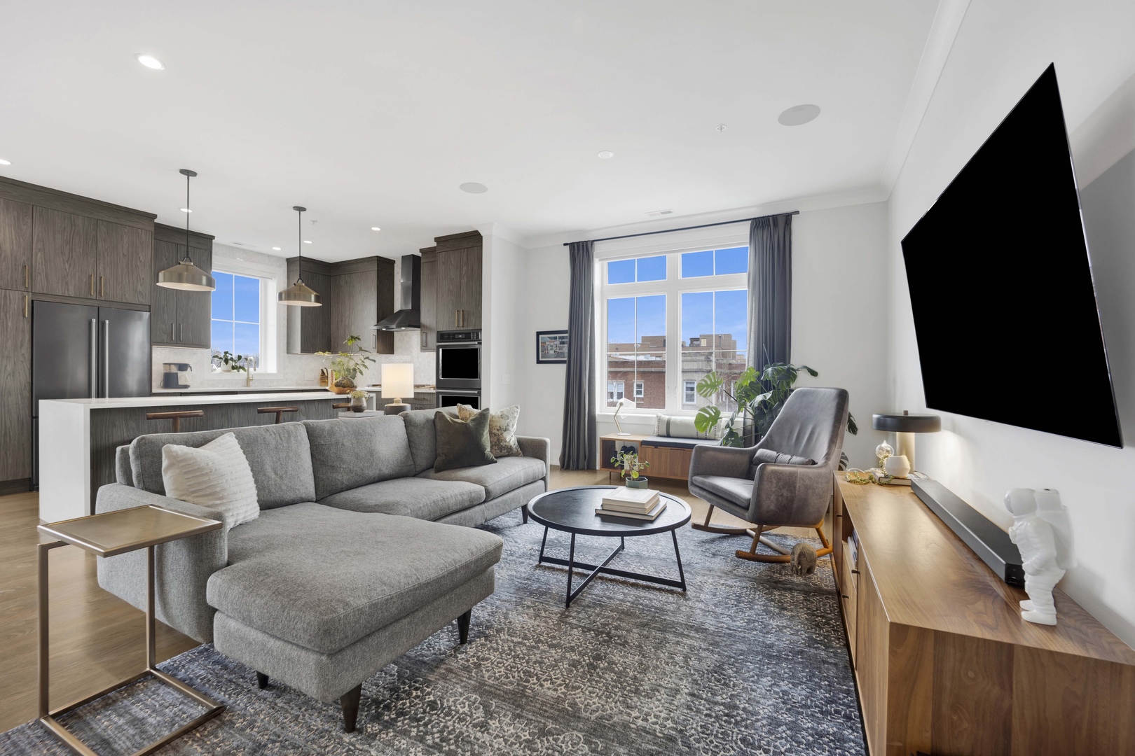 5015 North Clark Street, Unit 304 Chicago, IL 60640 - Photo 4 of 26