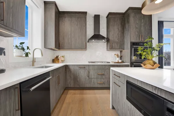 $875,000 | 5015 North Clark Street, Unit 304, Chicago, IL 60640