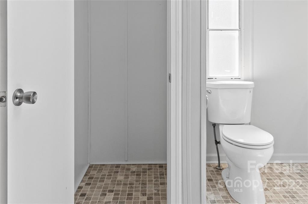 7237 Long Island Road Catawba, NC 28609 - Photo 20 of 36 a bathroom with a toilet