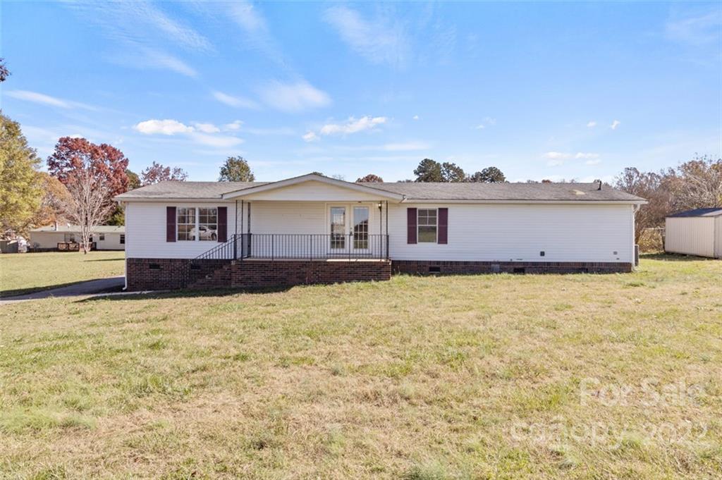 7237 Long Island Road Catawba, NC 28609 - Photo 32 of 36 front view of a house with a yard