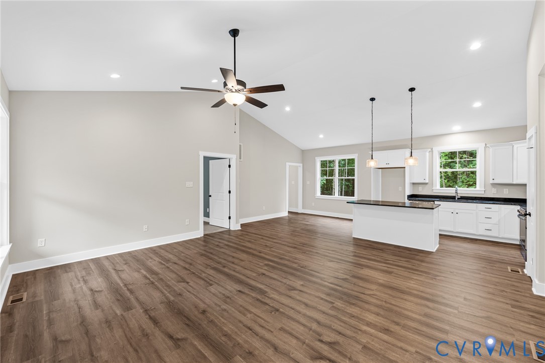 67 Petersville Road New Canton, VA 23123 - Photo 2 of 34