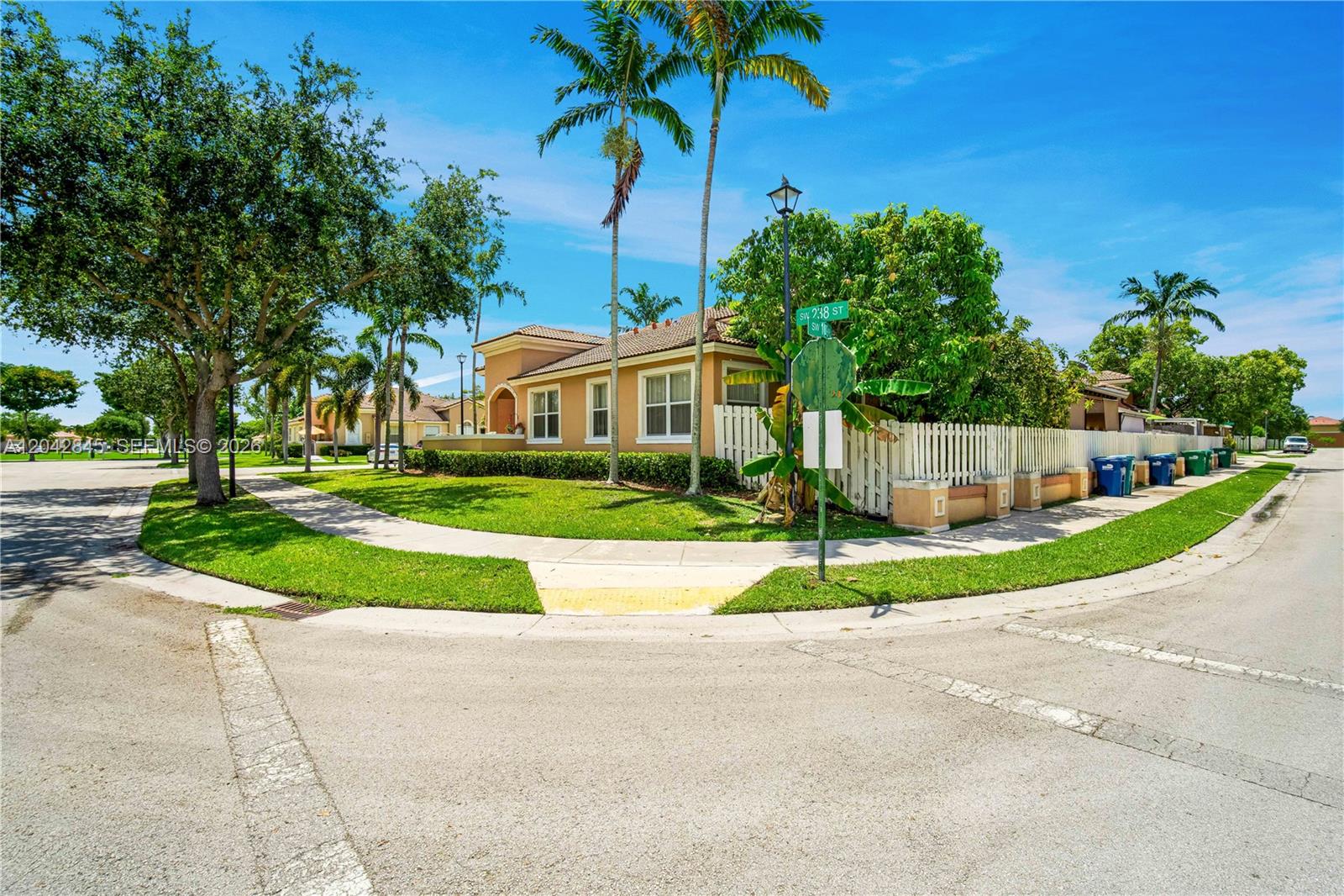 23801 Southwest 109th Place Homestead, FL 33032 - Photo 5 of 42