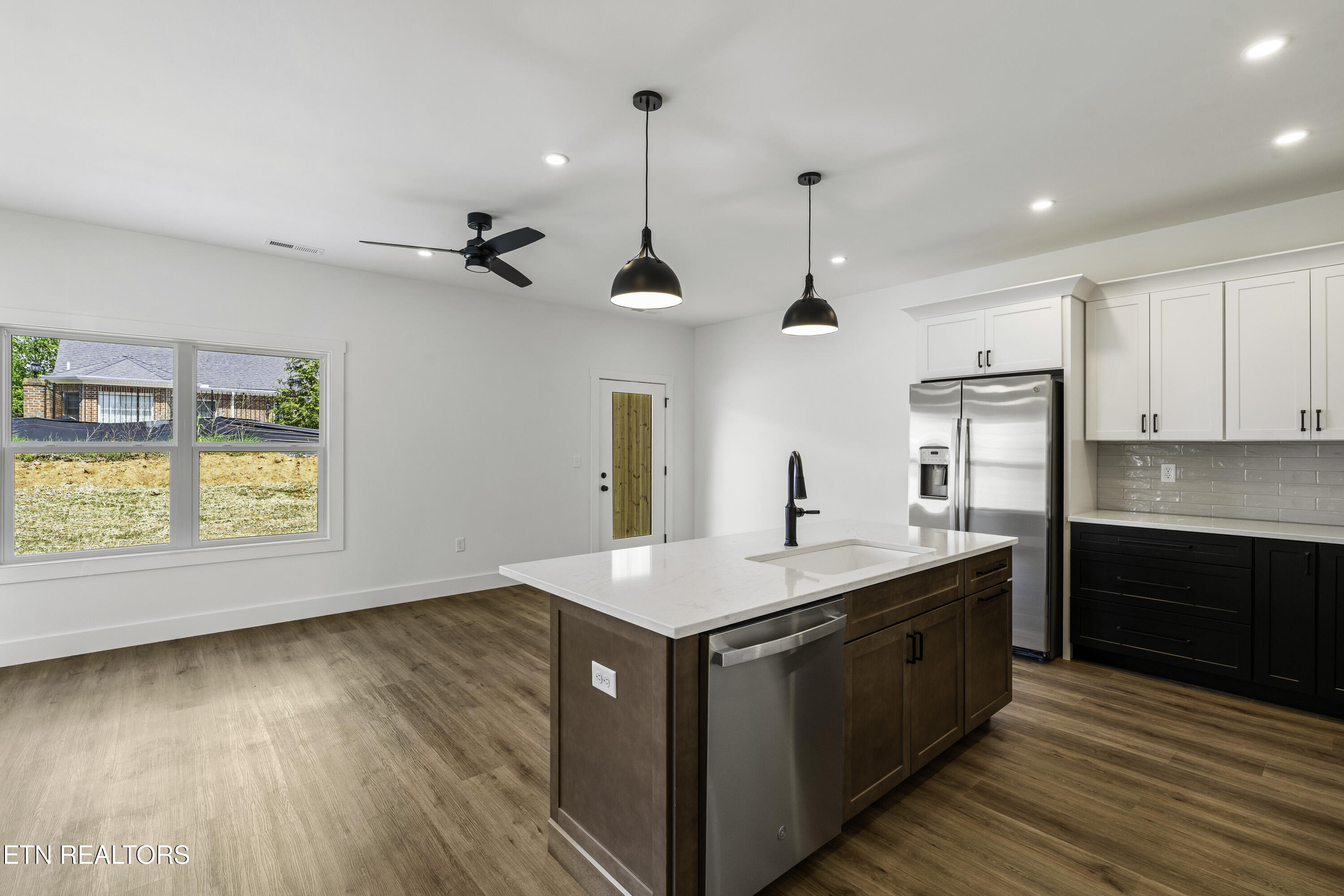 1345 Grace Ridge Drive Sevierville, TN 37862 - Photo 16 of 53 Kitchen | Dining